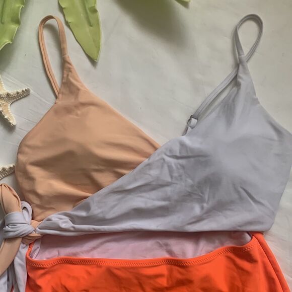 ⭐️TRI Colour Wrap Cut Out Swimsuit⭐️ - Picture 4 of 8